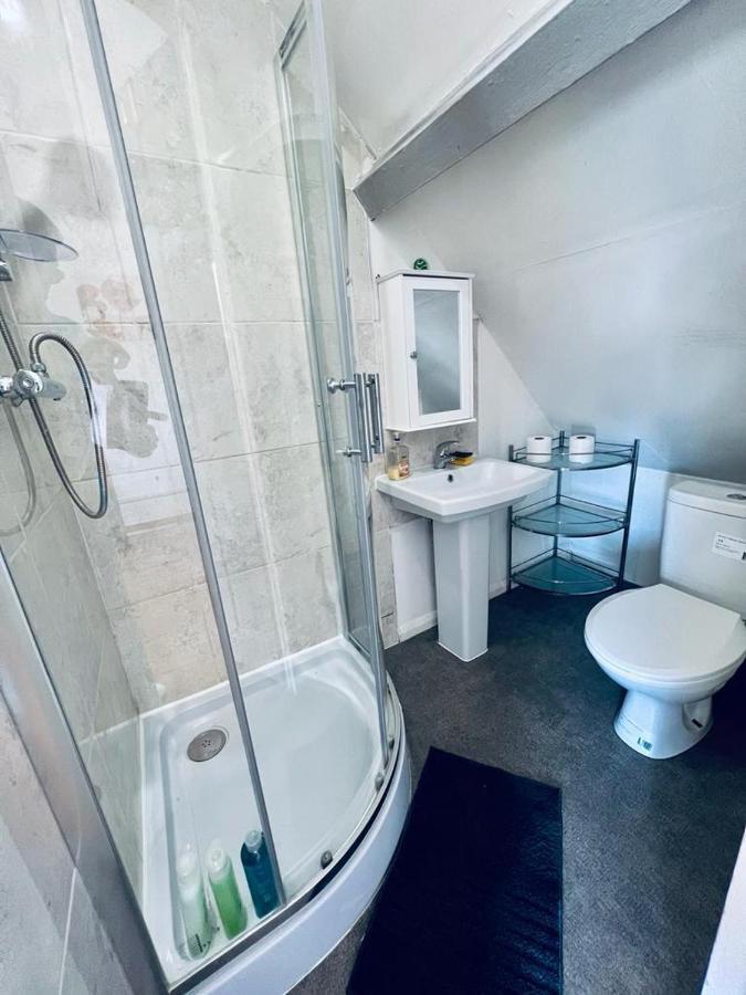 Studio Flat Appartamento Londra Esterno foto